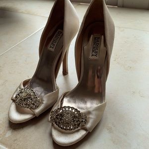 Used Badgley Mischka heels. Champagne color.